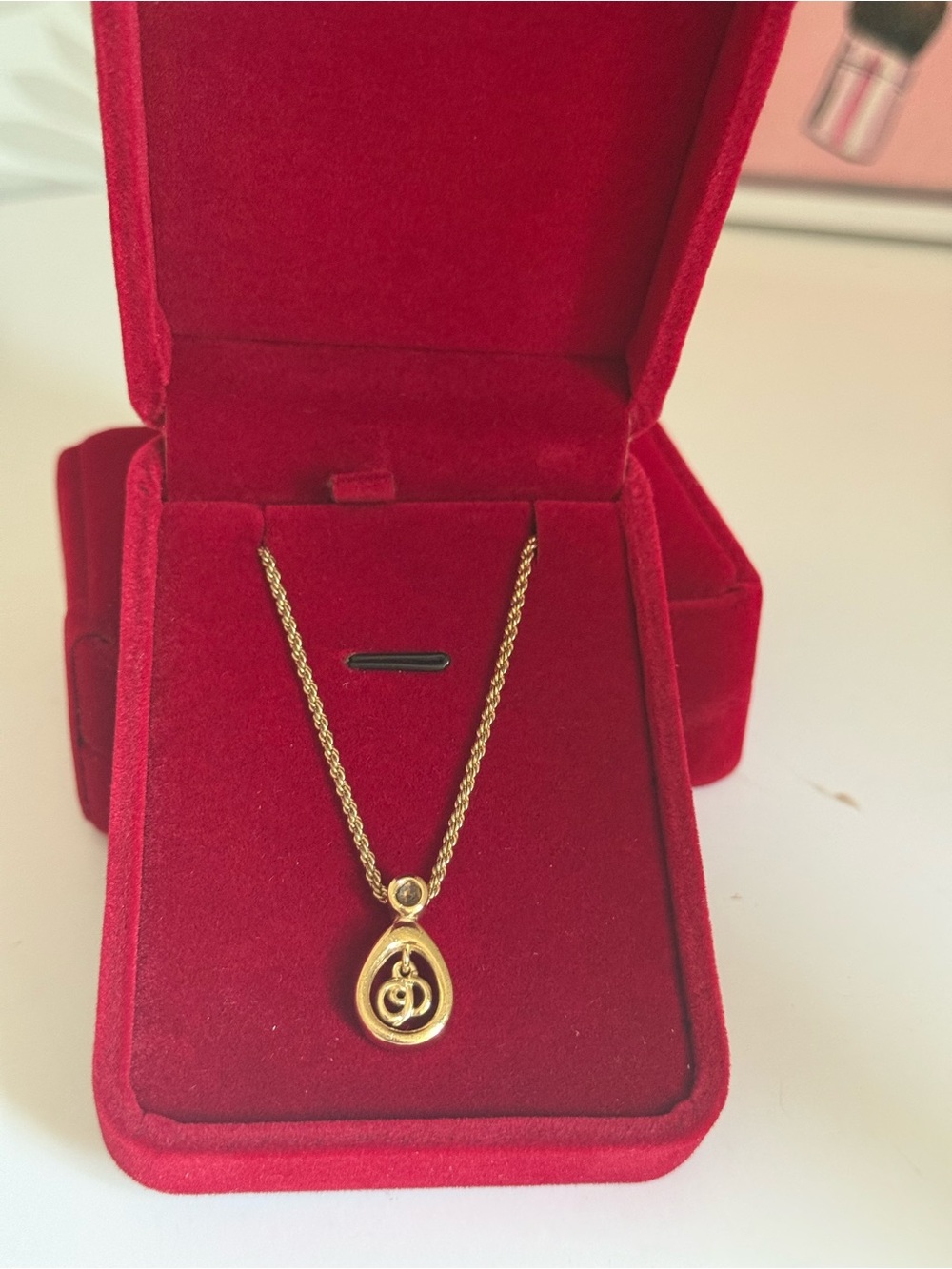 Christian Dior Gold-Tone Pendant Necklace 🌟 - Picture 4 of 10